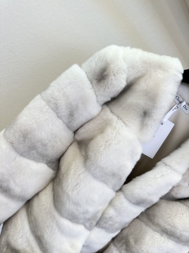 chr1st1an D10r outwear